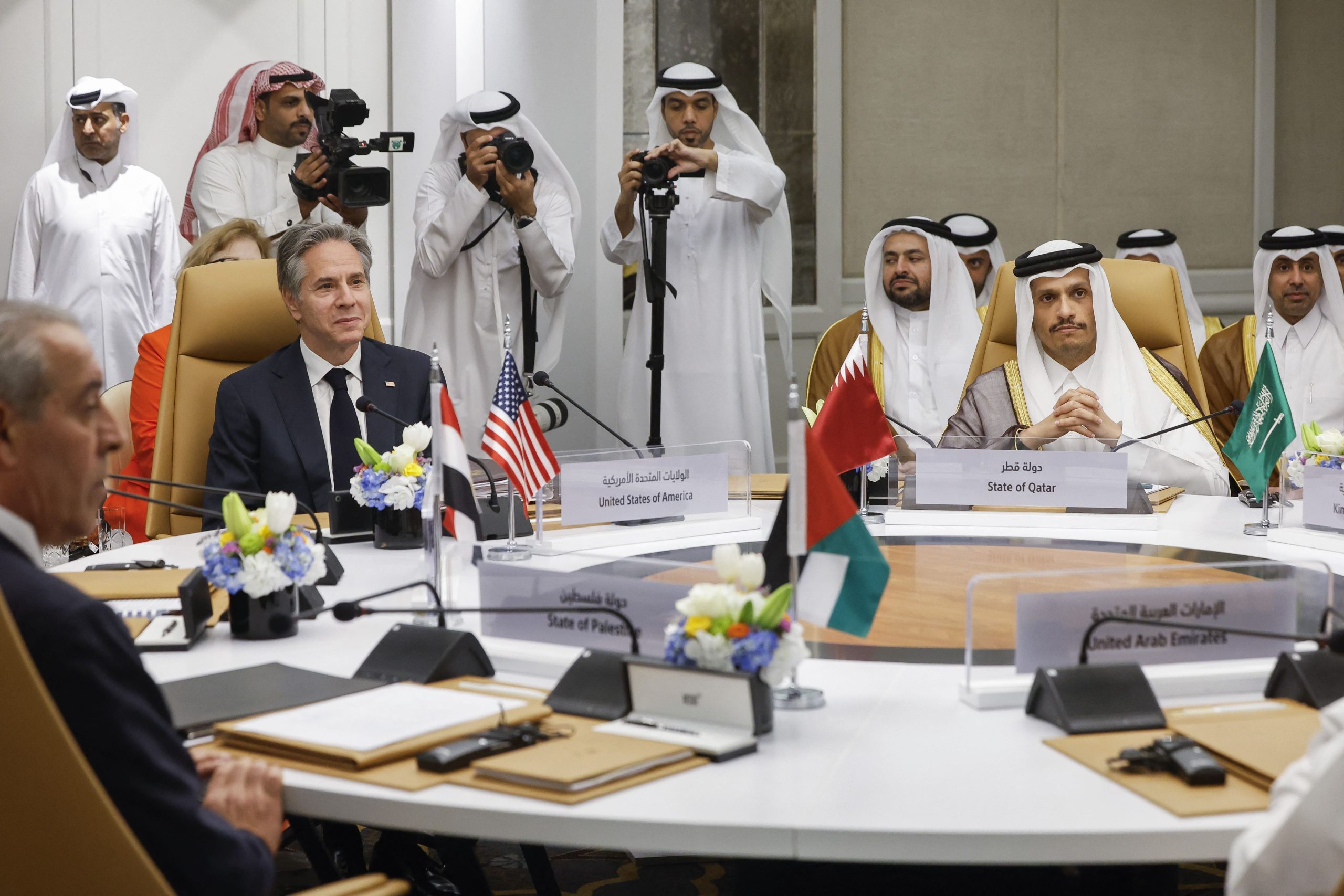 যুদ্ধবিরতি শেষ, তবে সংলাপের টেবিলে ইরান-আমেরিকা: মধ্যস্থতায় কাতার