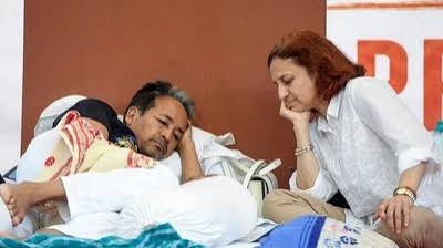 পরিবারের অনুমতি ছাড়া চিকিৎসা নয়, জানালেন ওয়াংচুকের স্ত্রী গীতাঞ্জলি