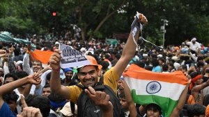 কলকাতা বিক্ষোভে গ্রেপ্তার ১৪, ‘ইসলামি মৌলবাদী’ তত্ত্ব শুভেন্দুর