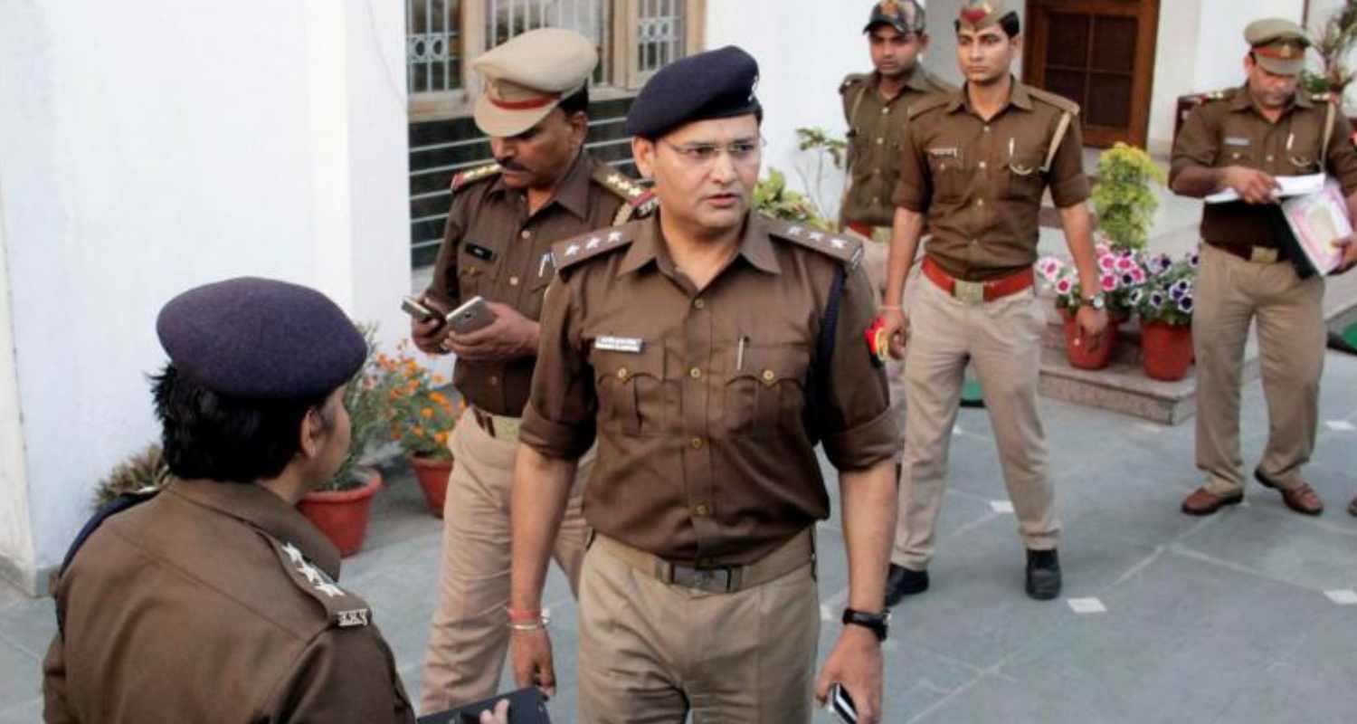 ২০ লক্ষ টাকা দাও, না হলে এনকাউন্টারে গুলি’: দুগ্ধ ব্যবসায়ীর কাছ থেকে তোলাবাজির অভিযোগে অভিযুক্ত সাত উত্তরপ্রদেশ পুলিশকর্মী