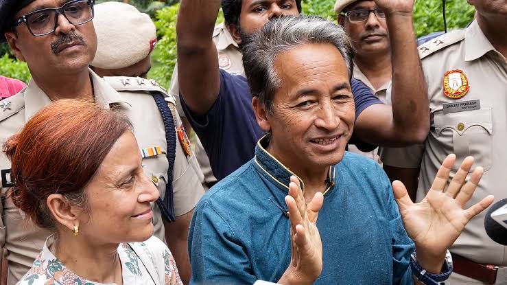 রাজনৈতিক ব্যবস্থা সংস্কারে ‘দ্বিতীয় স্বাধীনতা আন্দোলনের’ ডাক সোনম ওয়াংচুকের