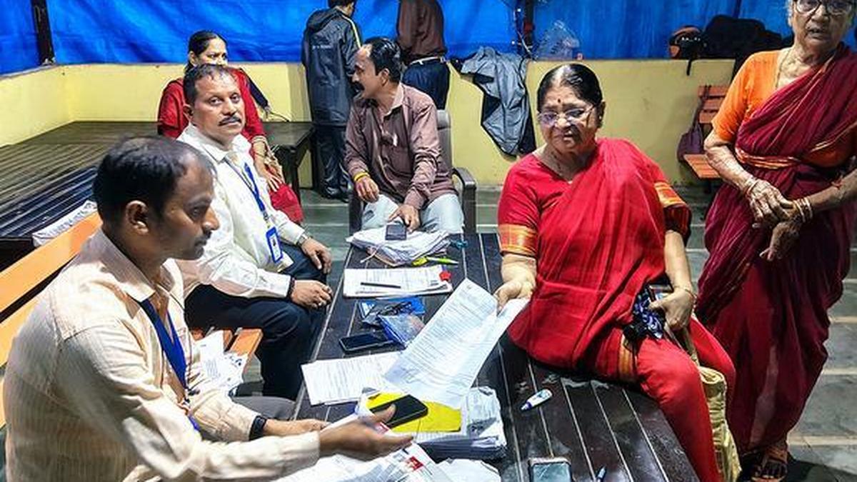 মহারাষ্ট্রের খসড়া ভোটার তালিকা থেকে বাদ পড়ার আশঙ্কা ২.০৮ কোটি নামের