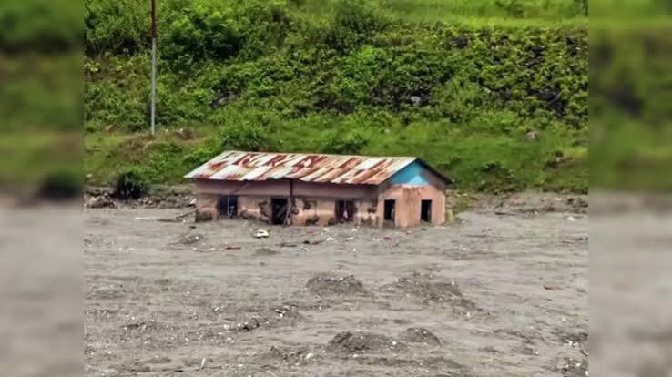 বিপর্যয়ের রেশ না কাটতেই আবার বন্যার আশঙ্কা নেপালে