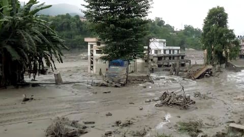 নেপালে বন্যায় মৃত ১,৩৭৭, পাঁচ হাজারের বেশি নিখোঁজের খোঁজে তল্লাশি