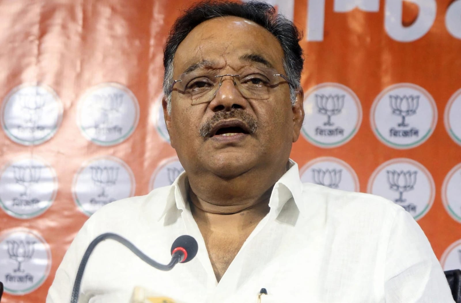 ‘ওয়েস্ট বেঙ্গল’ বদলে ‘পশ্চিমবঙ্গ’, শীঘ্রই বিল আনার ঘোষণা শমীকের