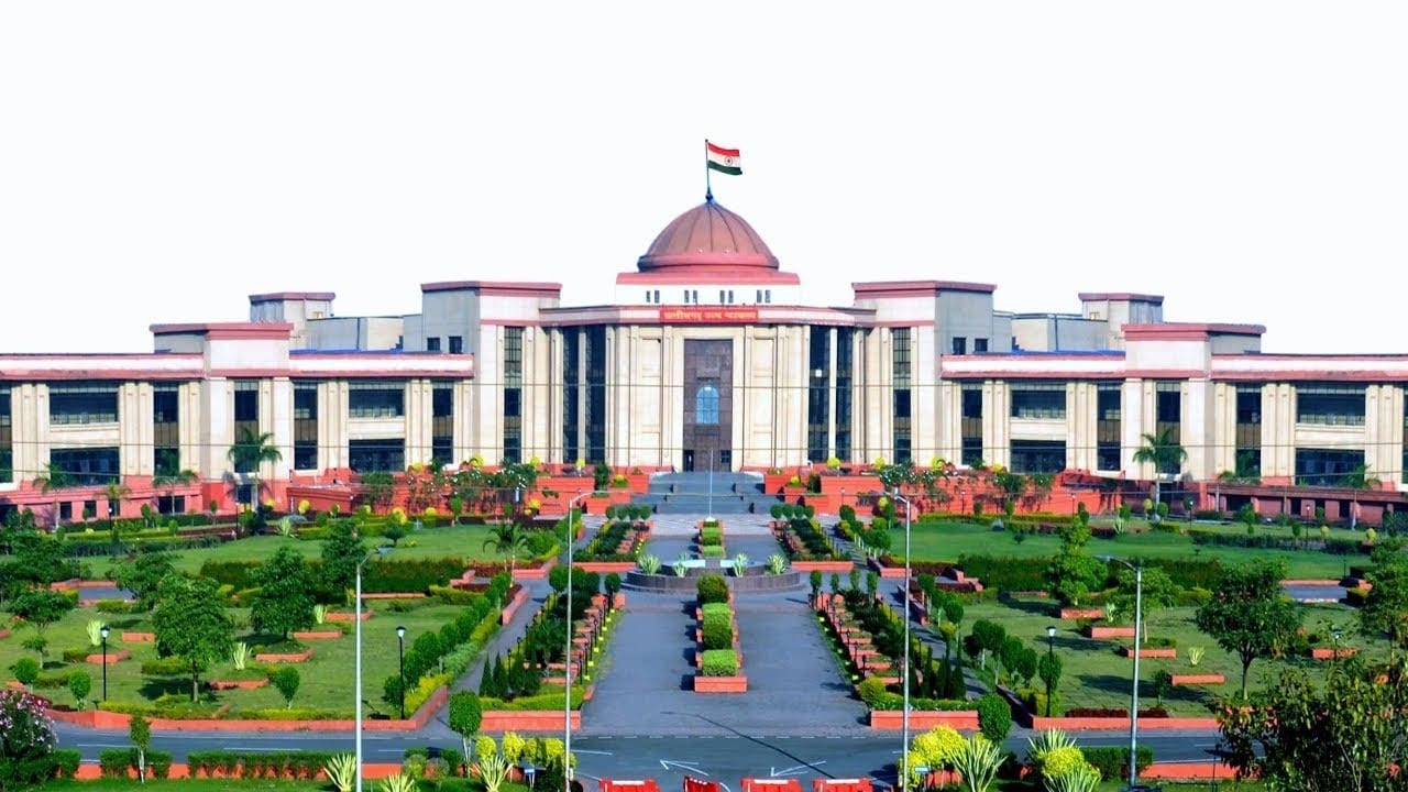 ধর্মান্তর আইনের বৈধতা নিয়ে মামলা, ছত্রিশগড়ের জবাব চাইল হাই কোর্ট