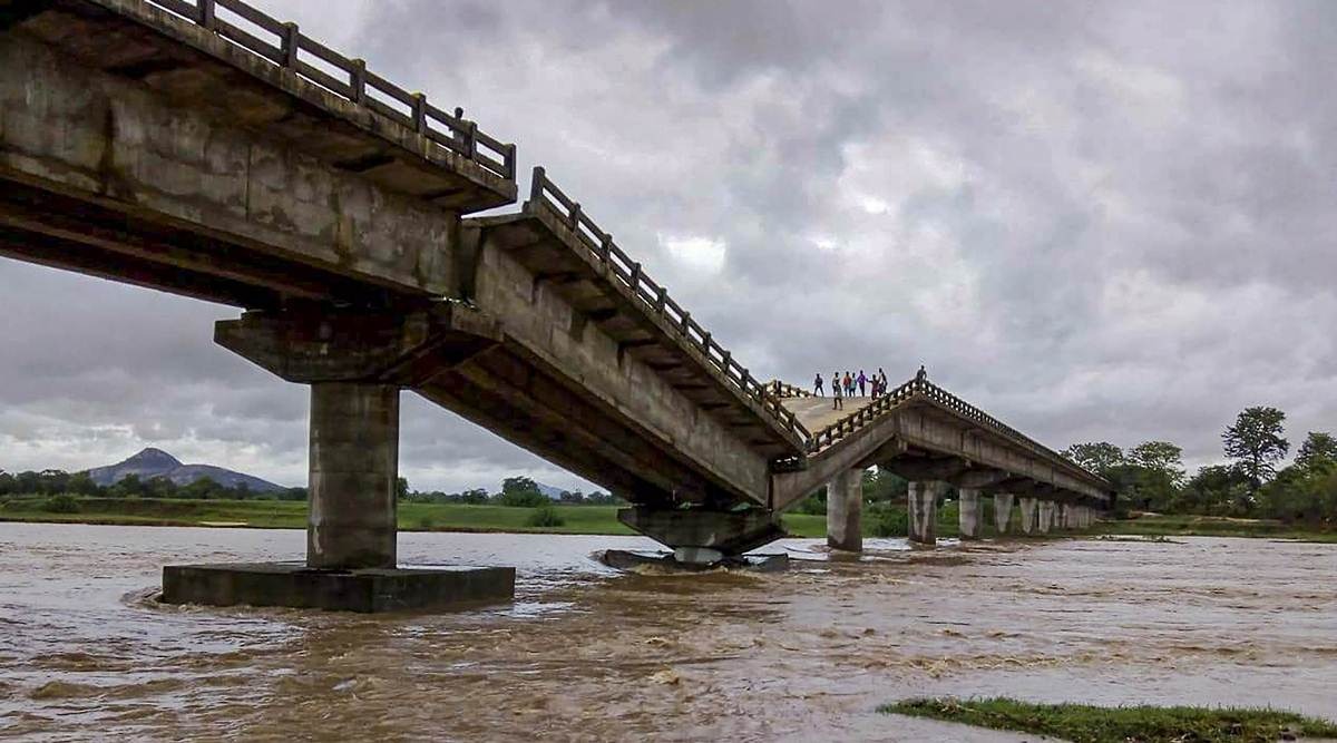 পথেই আটকাল মাধ্যমিক