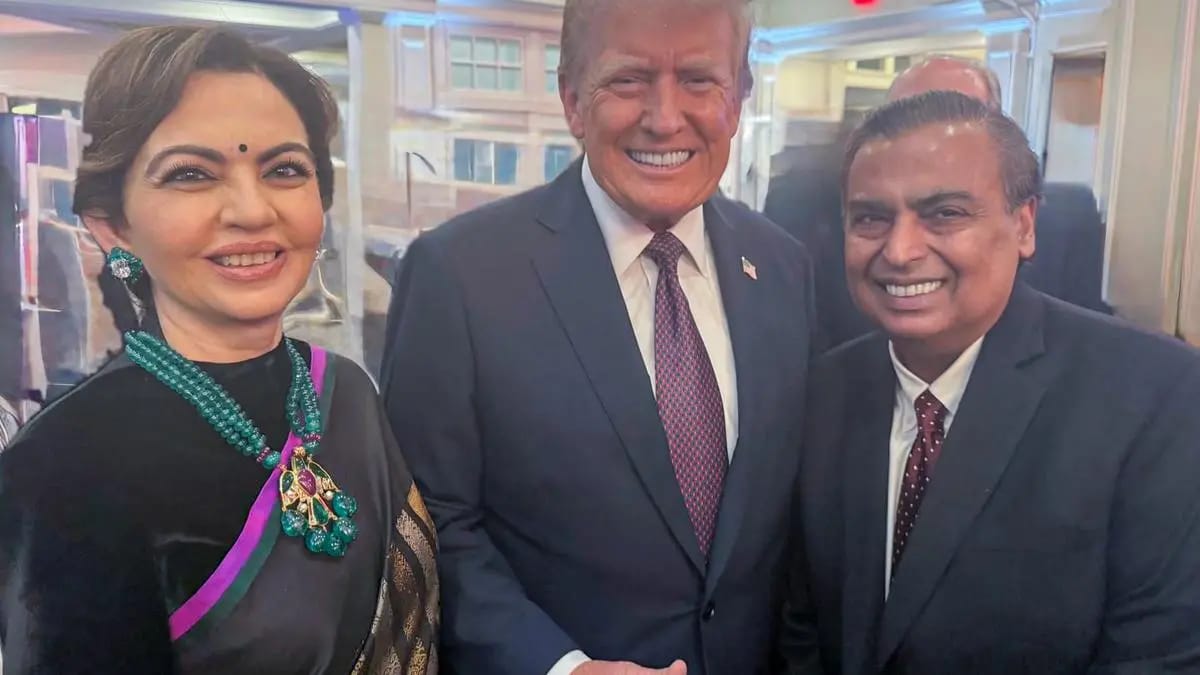 ট্রাম্প–মুকেশ জোট: টেক্সাসে ৩০০ বিলিয়ন ডলারের রিফাইনারি