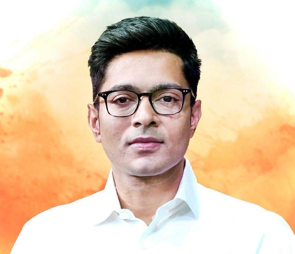 এবার অভিমন‍্যু-দশা হচ্ছে অভিষেকের
