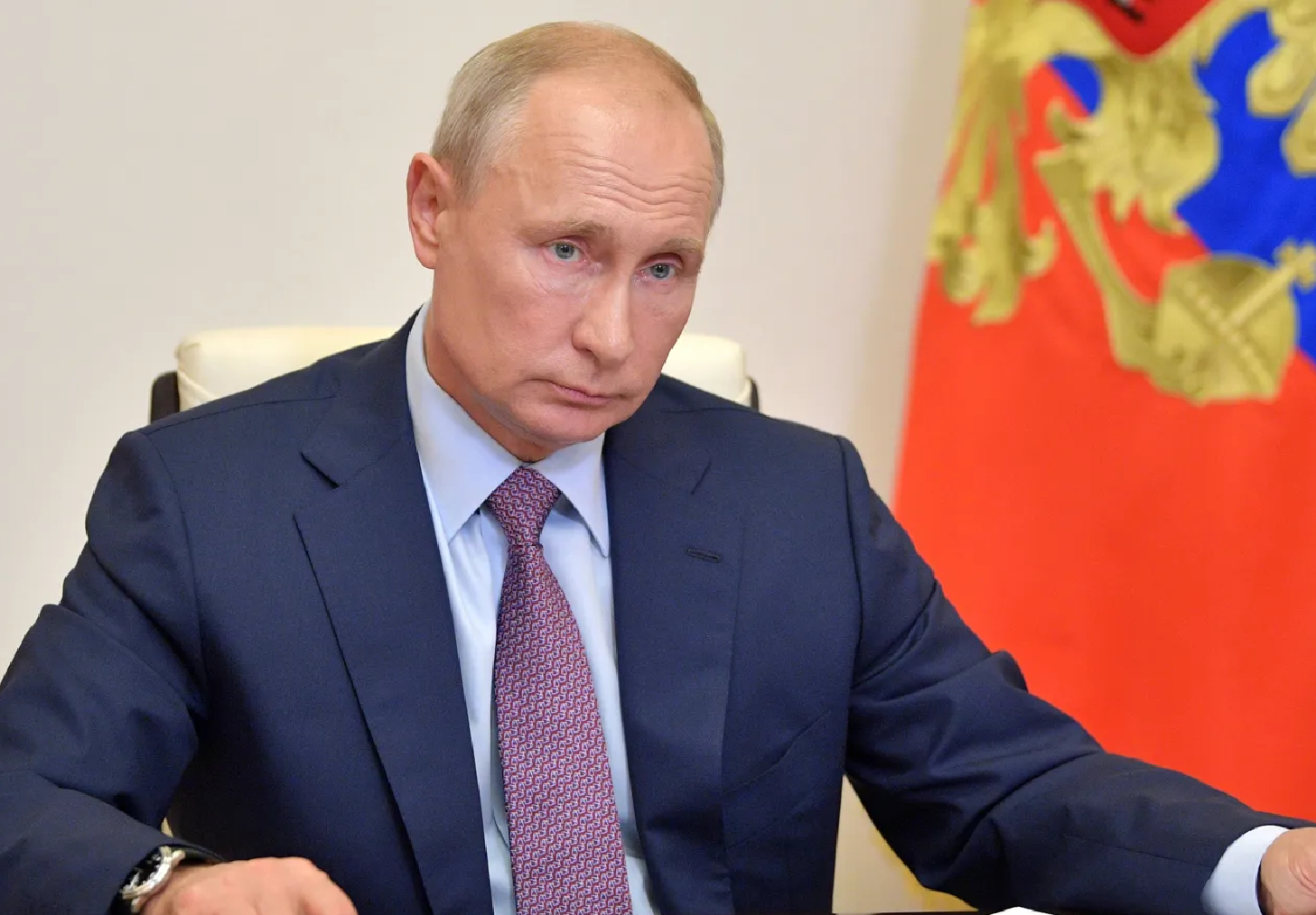 পুতিনের  মুখোশে ফাটল?