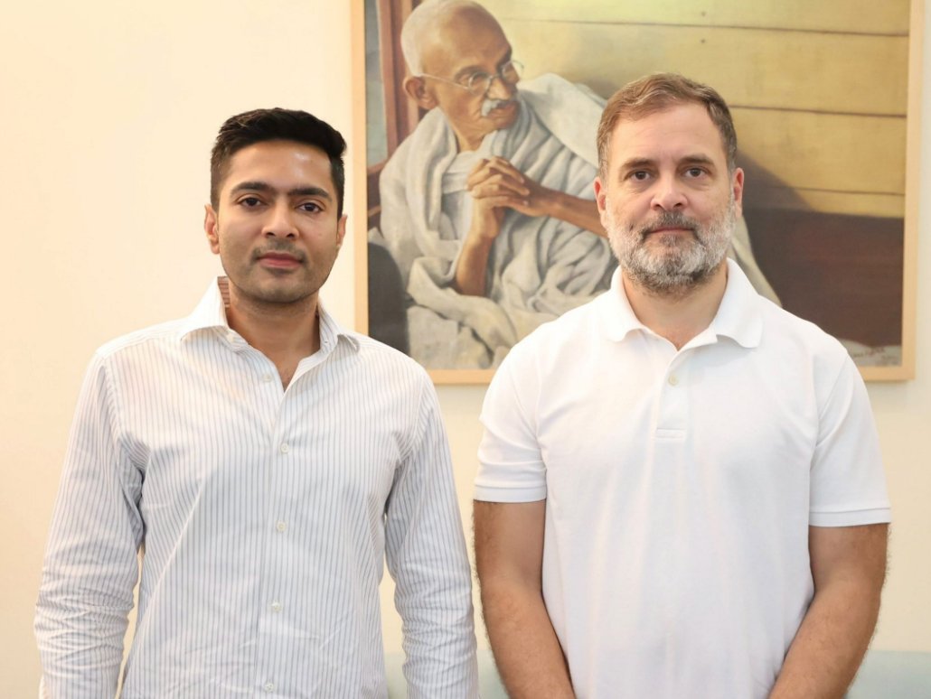 সংকটের মাঝে দিল্লি অভিযান: রাহুল গান্ধীর সঙ্গে বৈঠকে অভিষেক বন্দ্যোপাধ্যায়