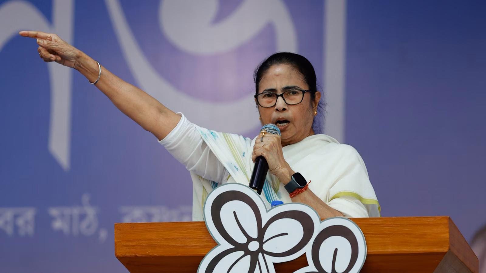 মমতার বিরুদ্ধে বিদ্রোহে নতুন গতি, ভাঙনের আরও কাছে তৃণমূল