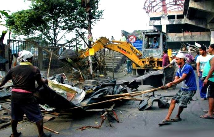 ভোটে ভরসা ছিল, এখন কোথায় যাব? হকার উচ্ছেদে জীবিকার সংকটে হাজারো পরিবার