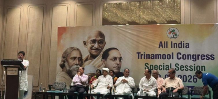 নভোটেল বৈঠক: তৃণমূলের অন্দর-বিস্ফোরণ নাকি নতুন রাজনৈতিক মেরুকরণের সূচনা?