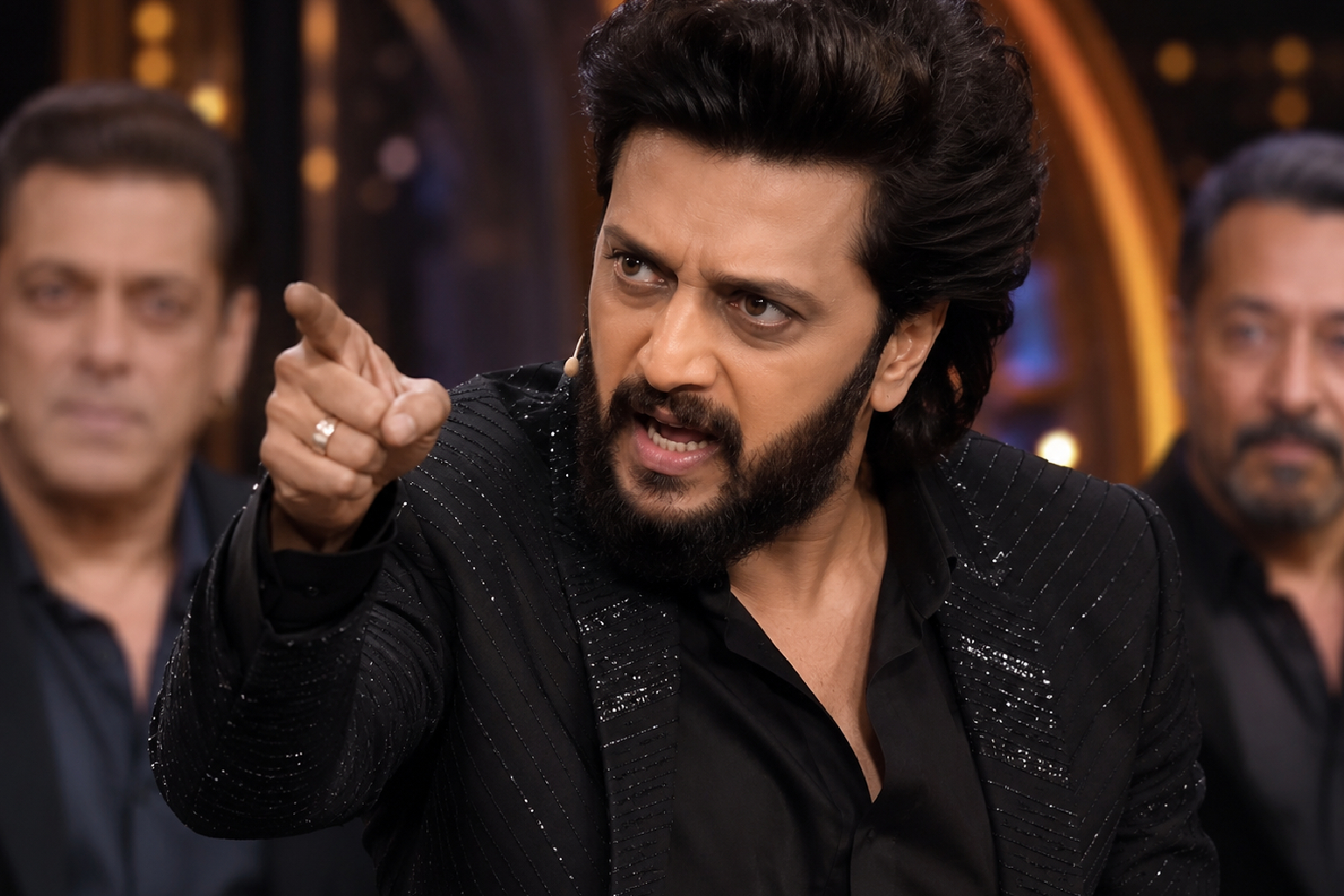 রিয়েলিটি শোয়ের মঞ্চে প্রশ্ন শুনেই ক্ষুব্ধ রিতেশ, সালমান-সঞ্জয় প্রসঙ্গে কড়া জবাব