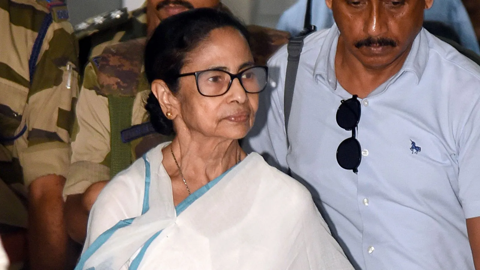 বিদ্রোহীদের হাতে মমতা দলচ্যুত: তীব্র সংকটে তৃণমূলের ভবিষ্যৎ