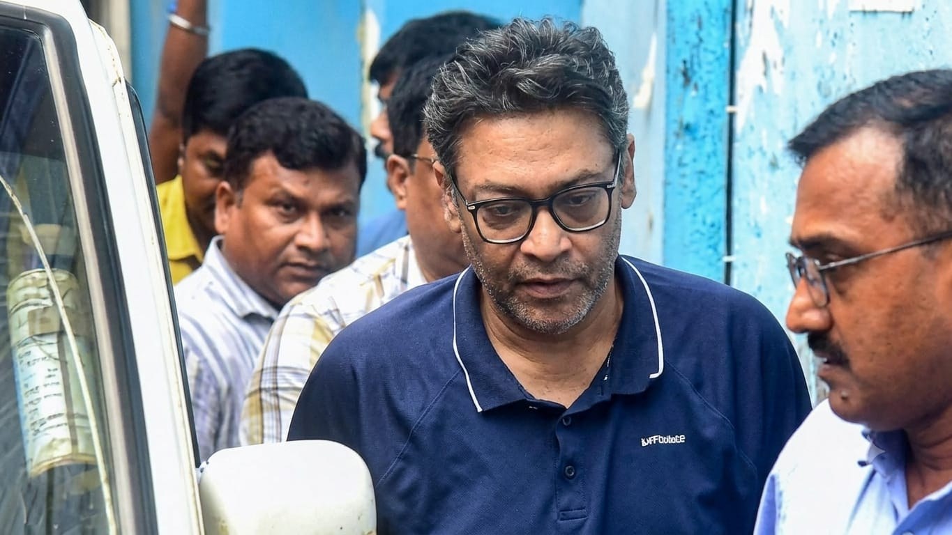 ইন্দ্রনীলের গ্রেফতারে মমতা শিবিরে ভিন্ন সুর, প্রতিহিংসার অভিযোগ অভিষেকের, আচরণ নিয়ে প্রশ্ন কল্যাণের