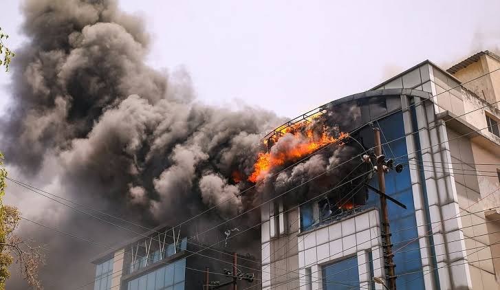 Fire breaks out in noida
